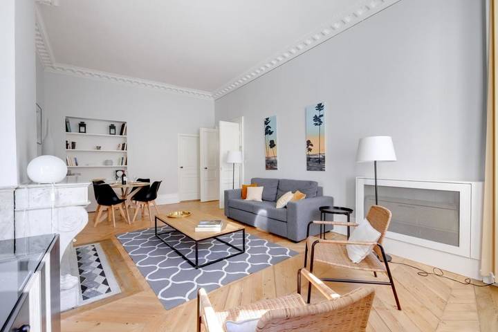 Gîte pour 4 personnes, avec terrasse dans Basilique Saint-Seurin de Bordeaux