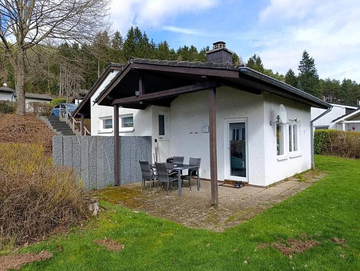 Ferienpark für 4 Personen, mit Seeblick und Ausblick sowie Garten, mit Haustier in der Eifel - 2
