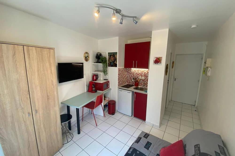 Entire apartment, Beau Studio Centre Ville et Proche Gare in Bourges, Bourges region