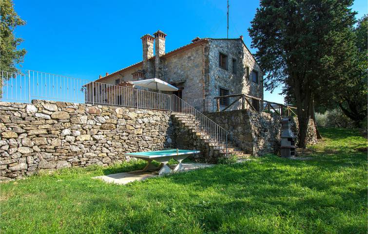 Oasi a bordo piscina: 2 km da Serravalle Pistoiese in Serravalle Pistoiese, Provincia di Pistoia