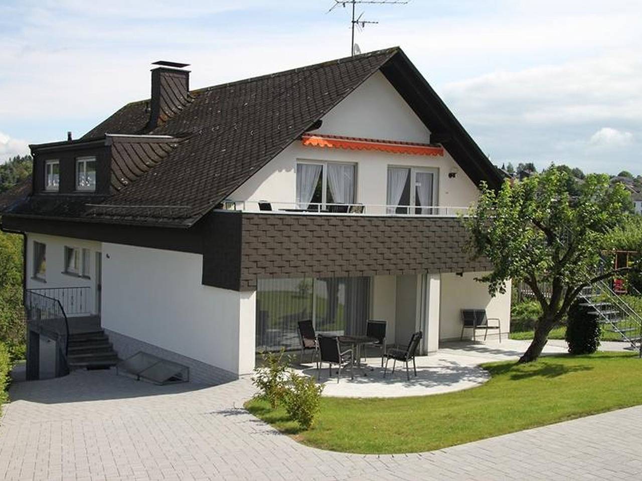Ganze Wohnung, Ferienwohnung Wicker mit privatem Garten, Balkon und Wi-Fi in Attendorn, Biggesee