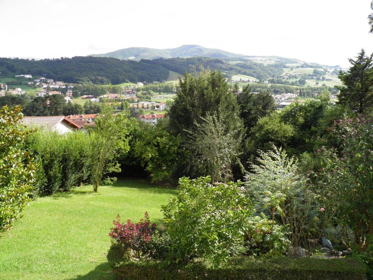 Double Room with Extra Bed in Hasparren, Région de Bayonne