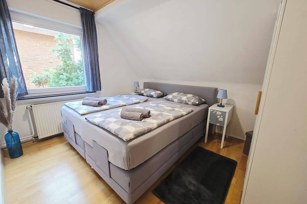 Ganze Wohnung, Ferienwohnung 2 - Nähe Phantasialand, Köln, Bonn, Brühl in Weilerswist, Rheinland
