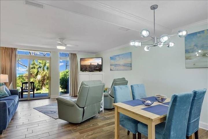 Vacation rental for 6 people, with pool and balcony in Jekyll Island