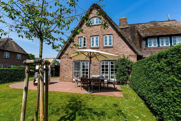 Ferienhaus für 6 Personen, mit Terrasse und Sauna sowie Garten in Utersum