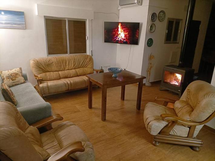 Casa rural para 6 personas, con terraza además de jardín y vistas en Almegíjar