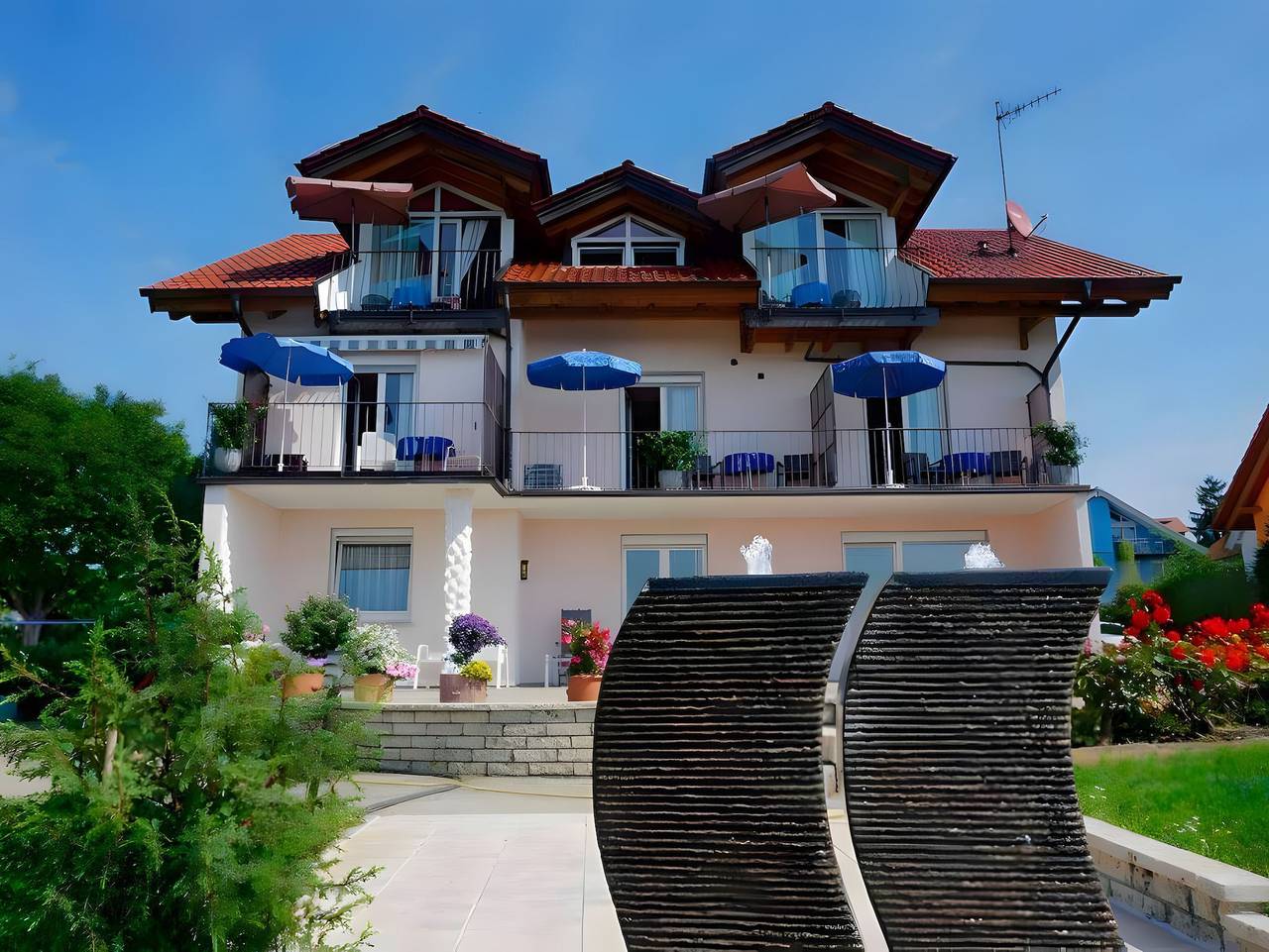Pension Eva - Doppelzimmer mit Balkon Seeblick in Hagnau am Bodensee, Obersee (Bodensee)