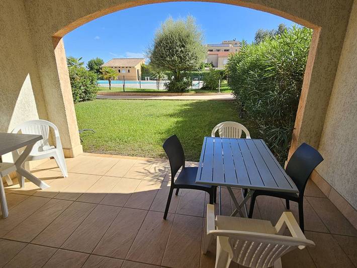 Appartement entier, Studio climatisé avec piscine, à 150m de la plage et proche port et commerces - Sari-Solenzara in Sari-Solenzara, Arrondissement de Sartène