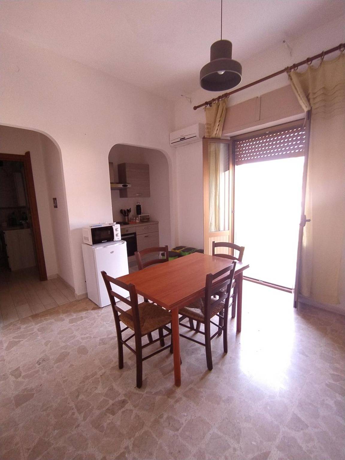 Appartamento intero, Appartamento 'Da Miky Monolocale' con vista montagna, Wi-Fi e aria condizionata in Teulada, Cagliari e Dintorni