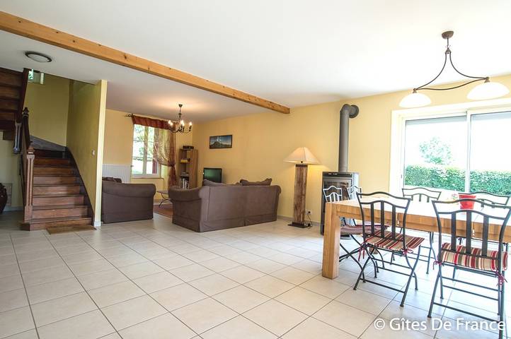 Gîte pour 8 personnes, avec jardin et terrasse à Tauves - 4