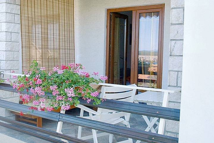 Ferienwohnung für 6 Personen, mit Balkon/Terrasse, mit Haustier in Jadranovo