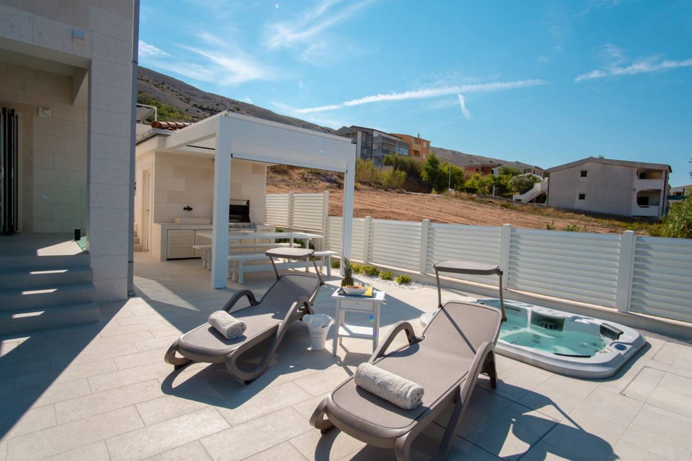 Entire apartment, Apartment 6 in Pag Town, Pag Island