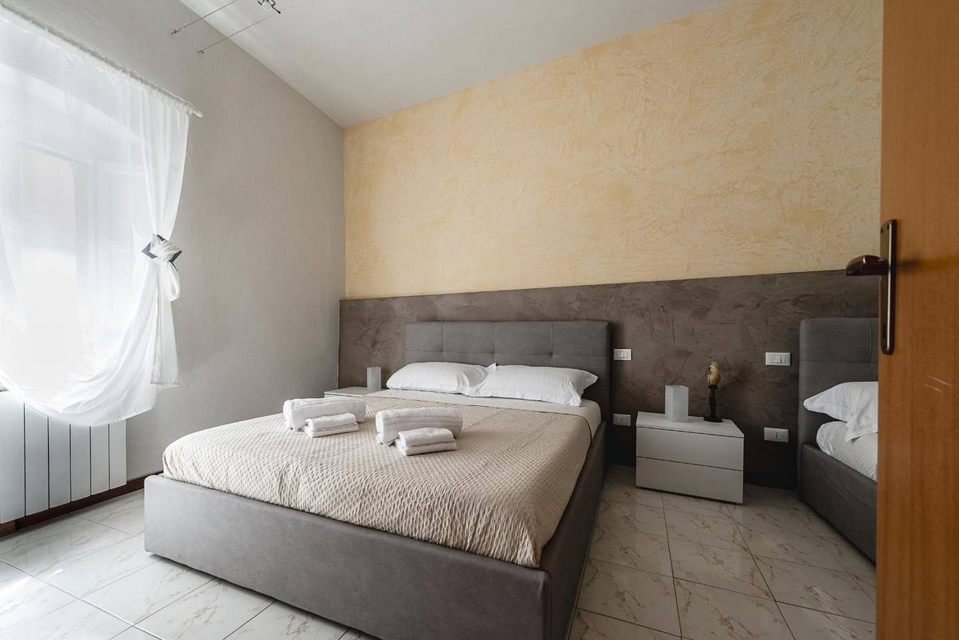 Entire apartment, Apartment 'Family House' with Balcony and Wi-Fi in Pisa, Italian Riviera