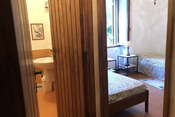 Villa immersa nel verde al mare vicino Roma in Nettuno, Provincia di Roma