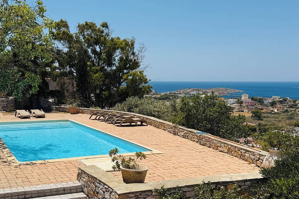 Villa Oleander-Charming Greek Villa Near the Beach | Garden Oasis in Poseidonia, Syros