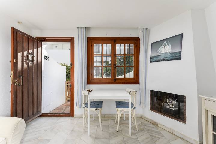 Ganze Wohnung, Apartment 'Las Gaviotas' mit privater Terrasse in Playa Gaviotas, Manilva