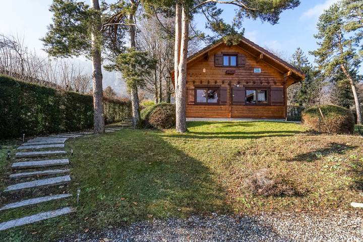 Chalet pour 2 personnes, avec terrasse ainsi que jardin et vue sur le lac en France - 2
