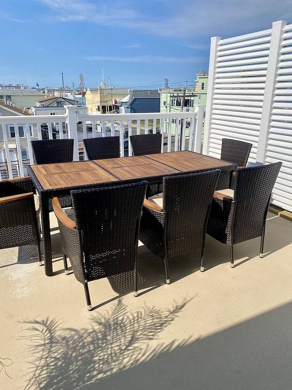 Ganze Wohnung, Ocean View Luxury Penthouse • 4 Beach Badges • 2 Parking • Steps to Beach in Toms River, Ocean County