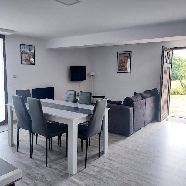 Gîte pour 8 personnes, avec vue et jardin à Payrac - 4