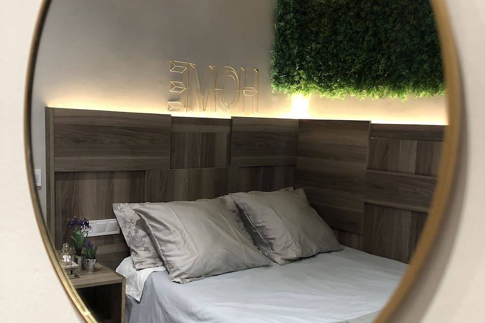 Entire apartment, Ronda By Lixloft en el Centro Histórico y Cerca de la Plaza Mayor in Centro (Salamanca), Salamanca