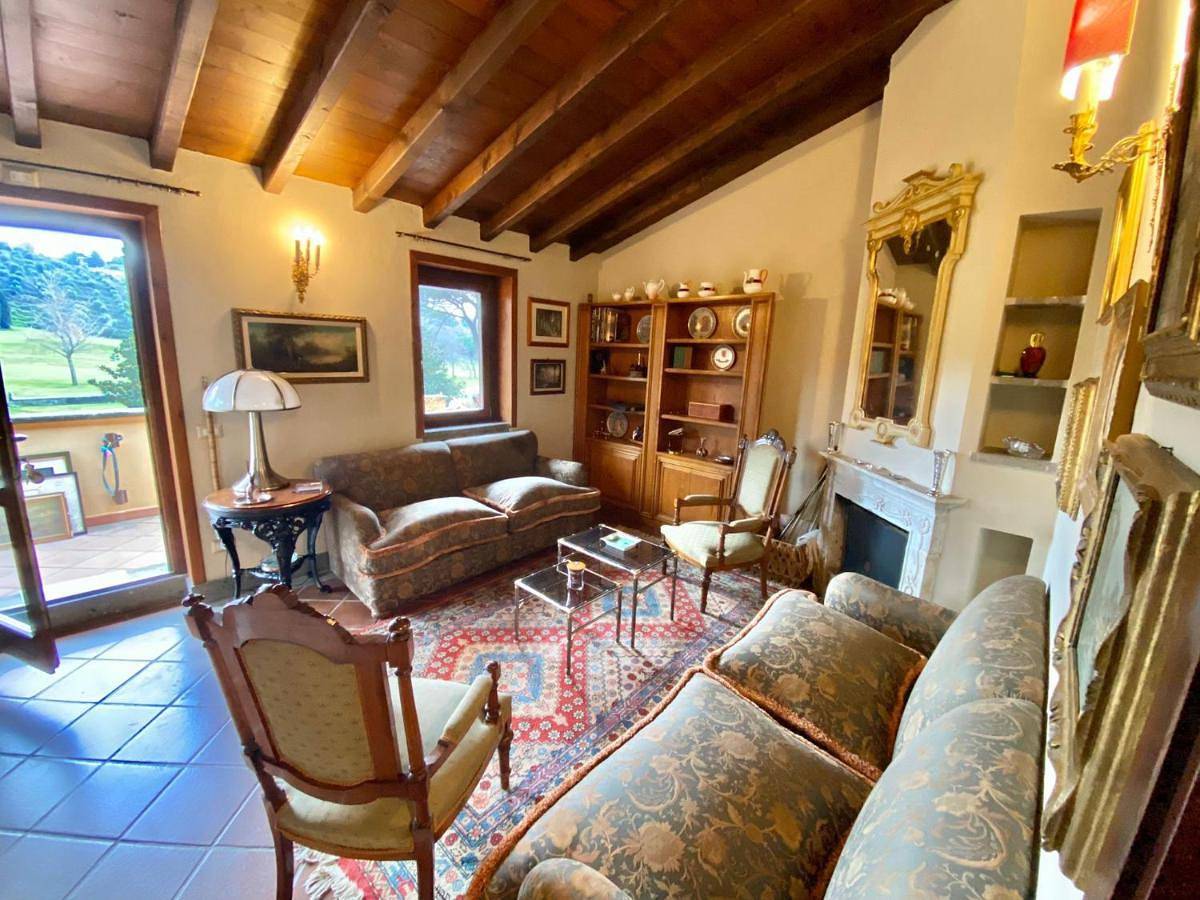 Appartamento intero, Two-Bedroom Apartment in Castel Gandolfo, Castelli Romani