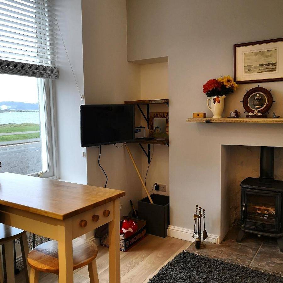 Entire apartment, One-Bedroom Apartment in Millport, Ayrshire