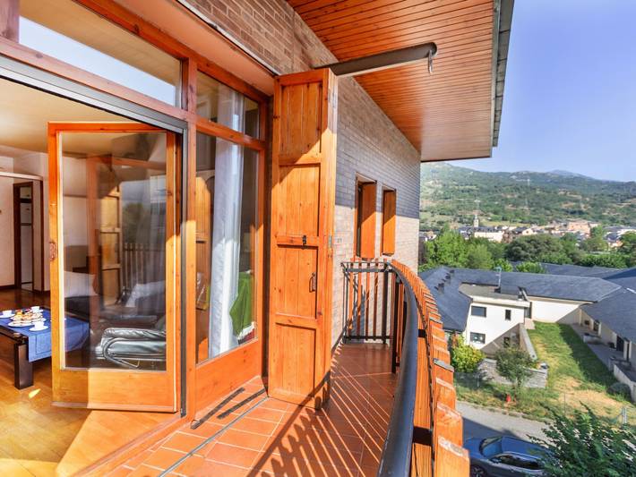 Apartamento para 6 personas, con Jardín y Piscina para niños en Pallars Sobirà