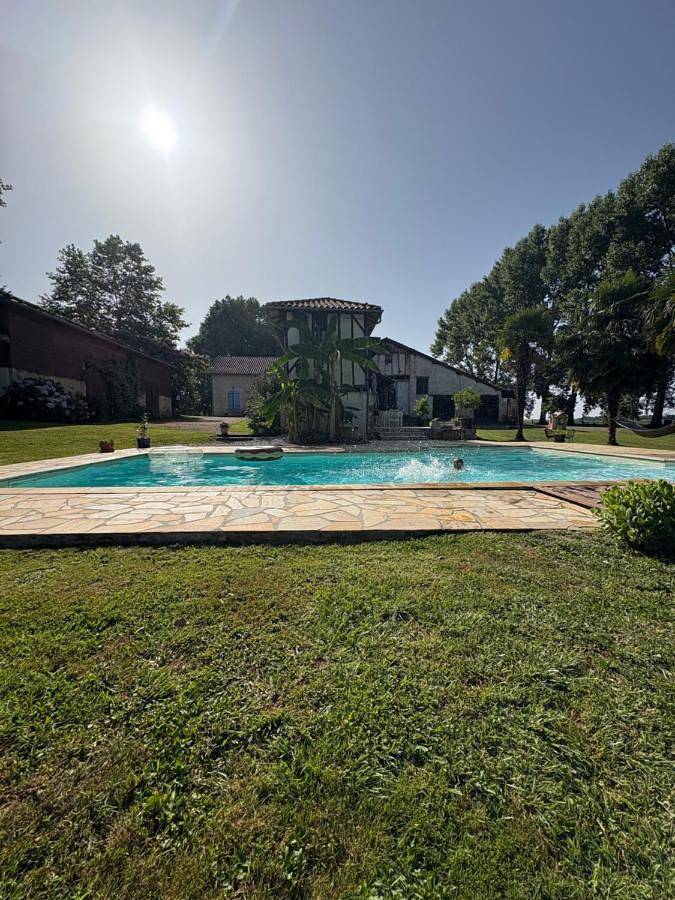 Location de vacances pour 4 personnes, avec jardin ainsi que vue et piscine à Pouillon - 2