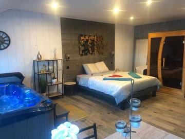 Appartement de vacances pour 2 personnes, avec jacuzzi ainsi que sauna et jardin dans le Doubs