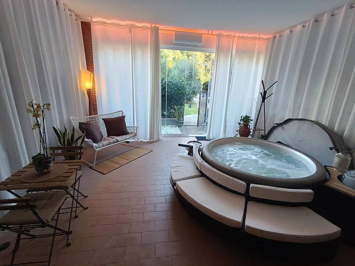 Casas e apartamentos de temporada para 2 pessoas, com jacuzzi e terraço em Marino