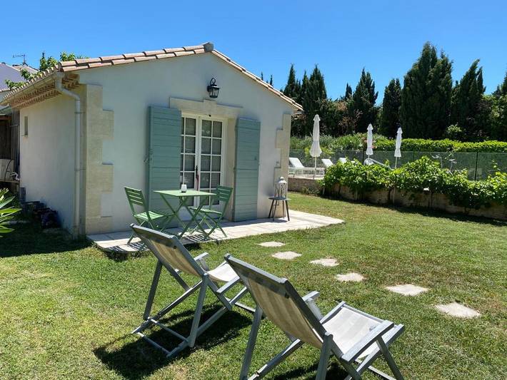 Chambre d’hôte pour 2 personnes, avec Terrasse et Jardin ainsi que Piscine et Vue à Saint-Rémy-de-Provence