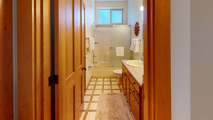 Holiday home for 6 people, with terrace and hot tub in Oregon