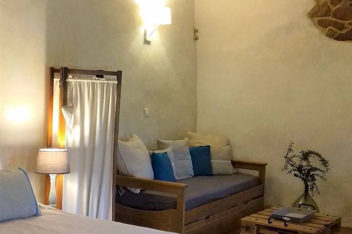 Gîte pour 3 personnes, avec terrasse et jardin, animaux acceptés à Bizanet - 4