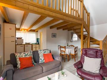 Gîte pour 3 personnes, avec terrasse et jardin à Plounévez-Lochrist