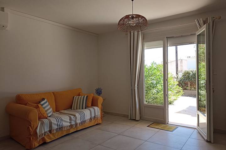 Gîte pour 4 personnes, avec terrasse, adapté aux familles dans Narbonne Plage - 3