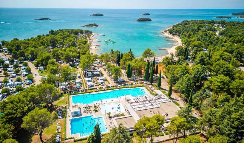 Camping für 6 Personen, mit Terrasse und Kinderpool sowie Pool in Istrien