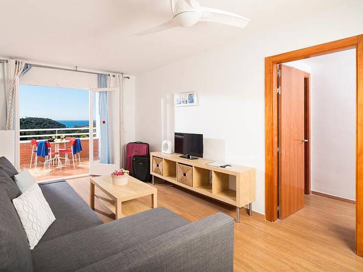 Ganze Wohnung, Apartamentos Els Llorers - Wohnung 4 personen - A1 Apto 2+2 V. Montaña Sup. in Roca Grossa, Lloret de Mar