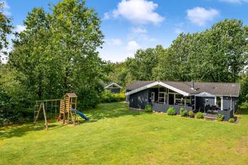 Ferienhaus für 8 Personen, mit Whirlpool und Pool sowie Sauna und Terrasse, mit Haustier in Arrild