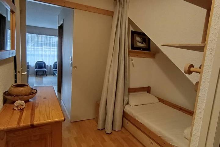 Appartement entier, Studio lumineux rénové, parking, animaux acceptés, 5 pers in Montgenèvre, Région de Briançon
