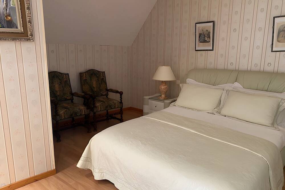 Chambre d'hôtes Le Relais Des Hirondelles - Magnolia jardin dans la propriété in Chaumont-en-Vexin, Oise