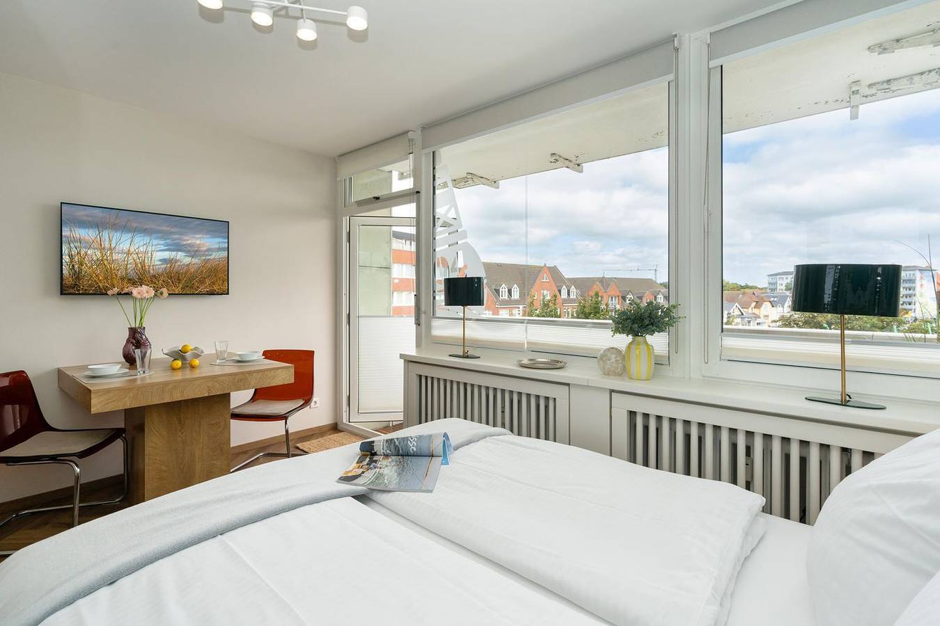 Ganze Wohnung, Modernes und zentrales App. mit Balkon, Pkw-Stellplatz, Wlan. Haustiere erlaubt. in Westerland, Sylt (Gemeinde)