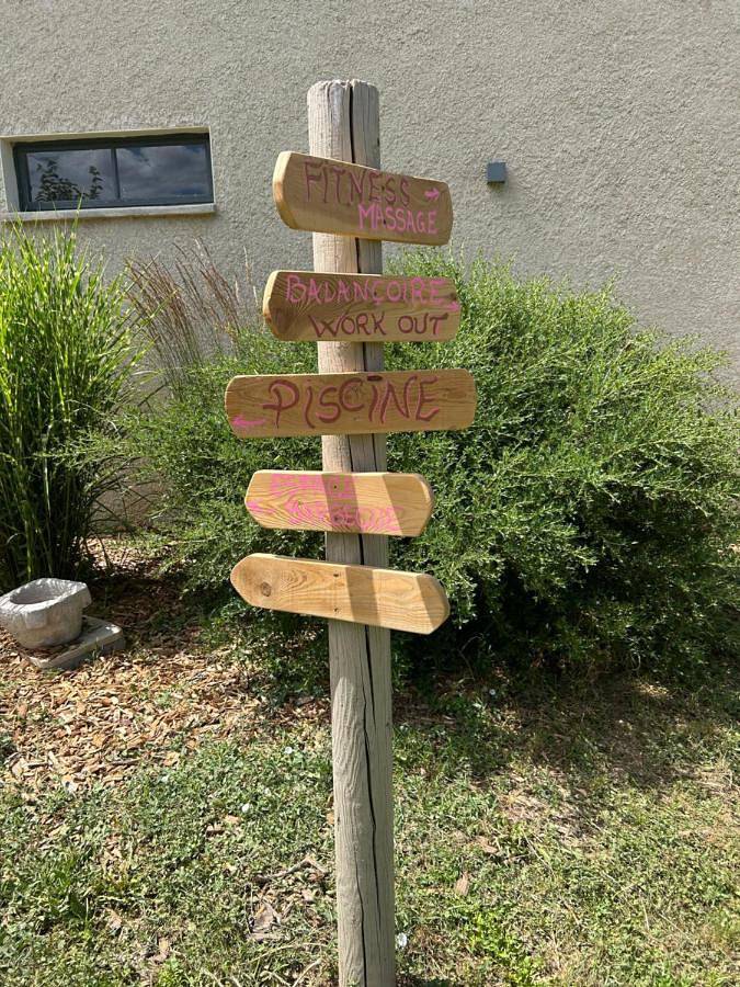 Location de vacances pour 4 personnes, avec vue ainsi que jardin et piscine, animaux acceptés à Lurs - 4