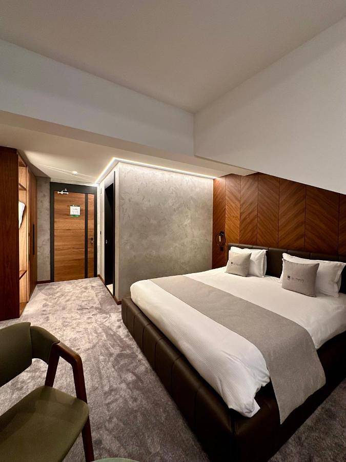 Hôtel pour 2 personnes, avec jardin ainsi que sauna et vue à Bullet - 2