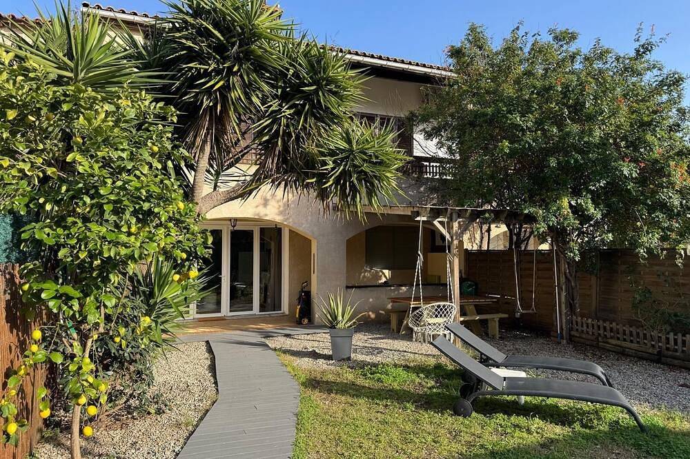 Appartamento intero, Cœur de Sagone - 8Prs - T3 de 83m2 + 100m2 de jardin - 3min walk to the beach ! in Sagone, Vico