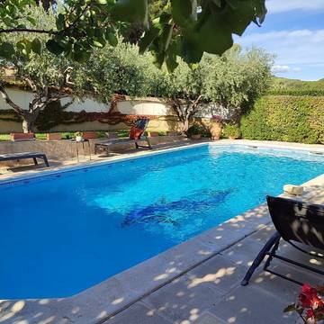 Gîte pour 4 personnes, avec jardin et terrasse à Velaux