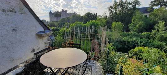 Gîte pour 4 personnes, avec terrasse à Luynes