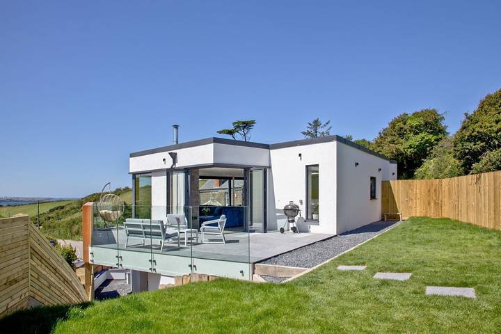 Holiday rental for 8 people, with garden and terrace as well as sauna and hot tub, with pets in Watergate Bay