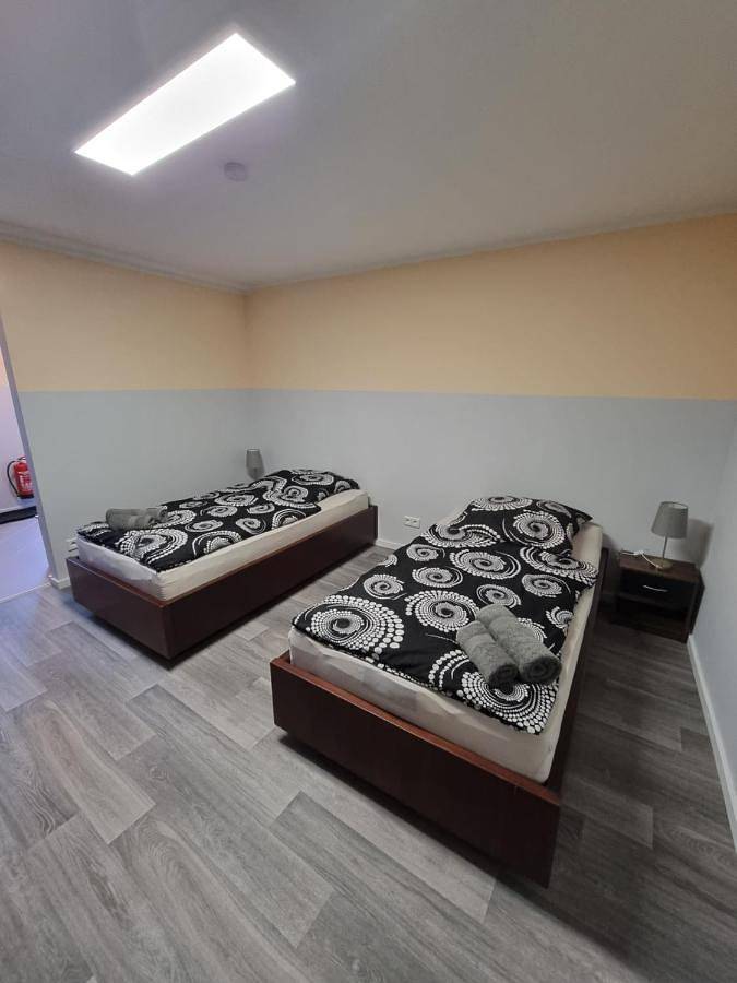 Ganze Wohnung, Twin Room with Private Bathroom in Lehrte, Hannover und Umgebung