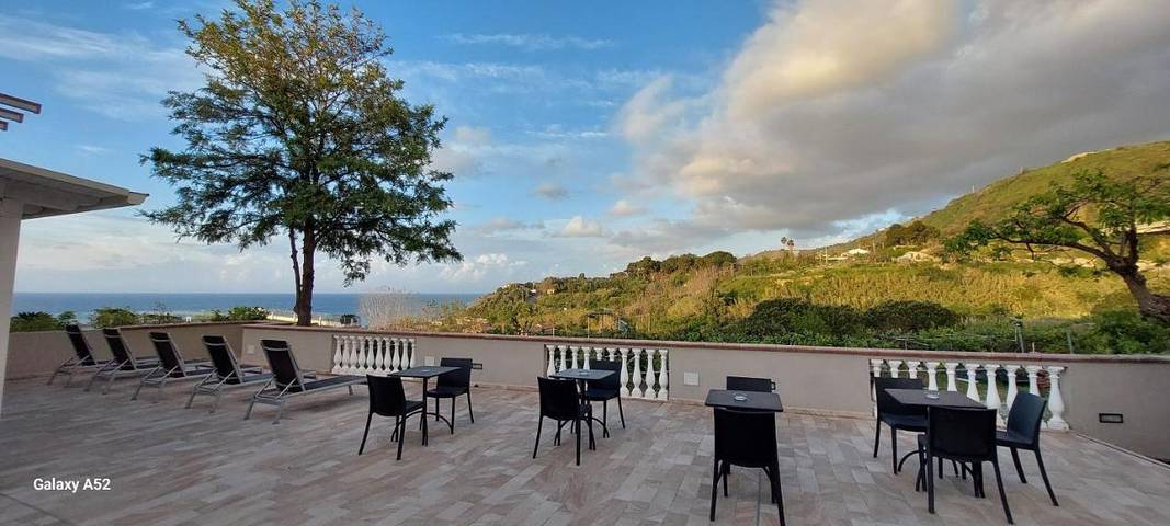 Appart’hôtel pour 3 personnes, avec vue et jardin - 1