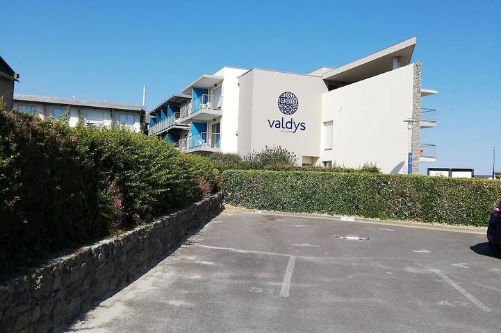 Appartement entier, A 20m de la plage Studio avec son jardin privé in Roscoff, Ceinture Dorée